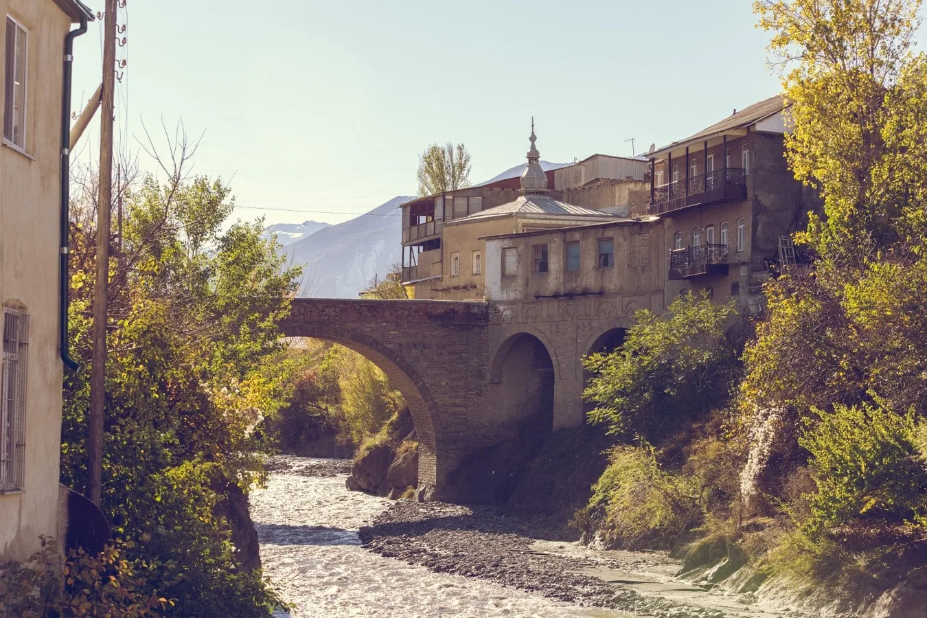Горы, село Ахты и термальные источники