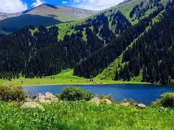 Однодневный тур к озеру Кёл-Когур в Кыргызстане
