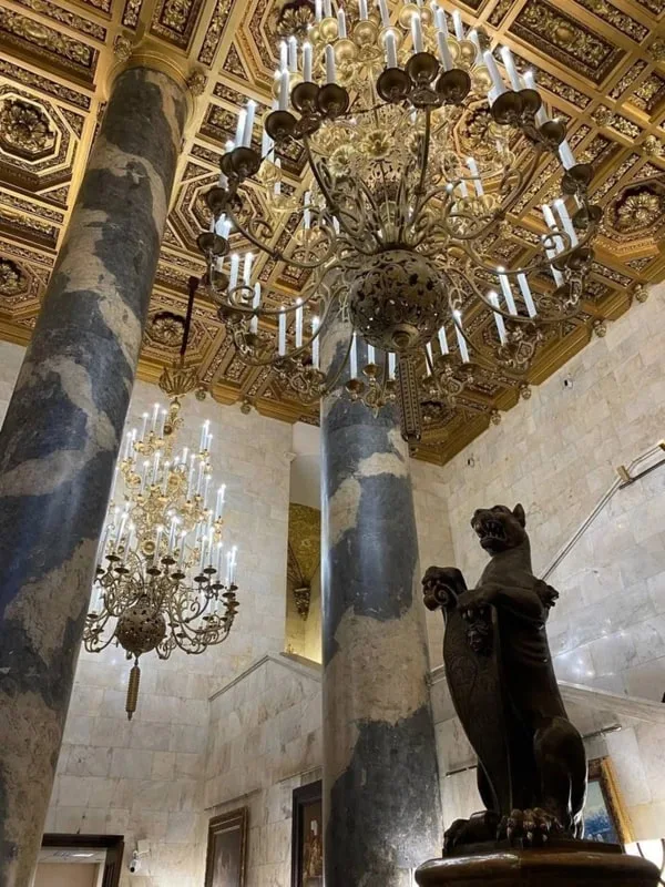 Гостиница «Ленинградская»: история и интерьеры