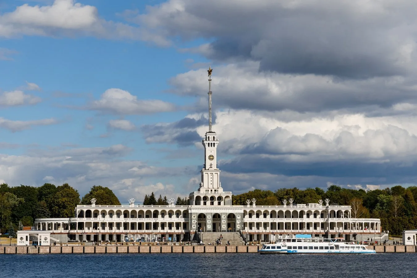 Экскурсия по Северному речному вокзалу