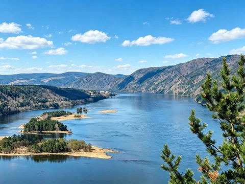 Красноярская ГЭС, Столбы и панорама города