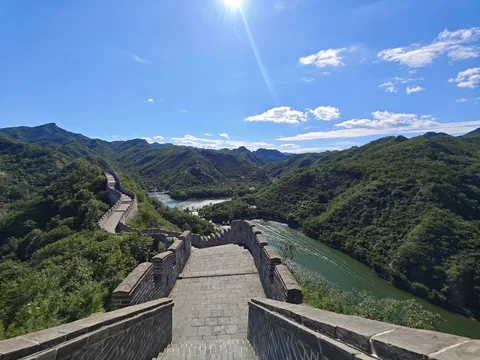 Китайская стена, уходящая под воду