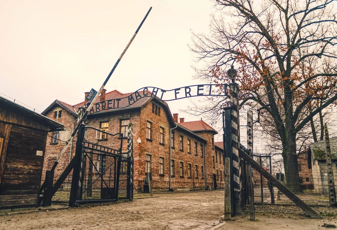 Экскурсия в Освенцим из Кракова