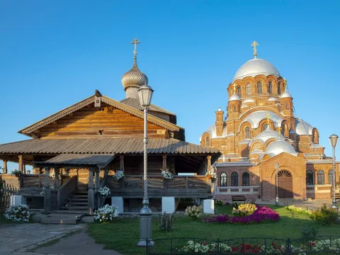 Из Казани — в Раифский монастырь и Свияжск