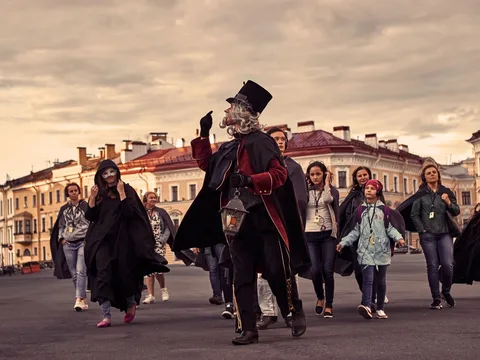 Прогулка по Петербургу: дорога к мечте с Фаролеро
