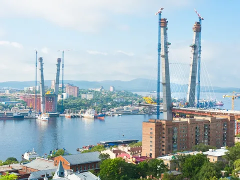 Владивосток — не благодаря, а вопреки: экскурсия в мини-группе