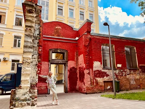 Неожиданная Москва: прогулка по дворикам и переулкам с загадками и полароидом