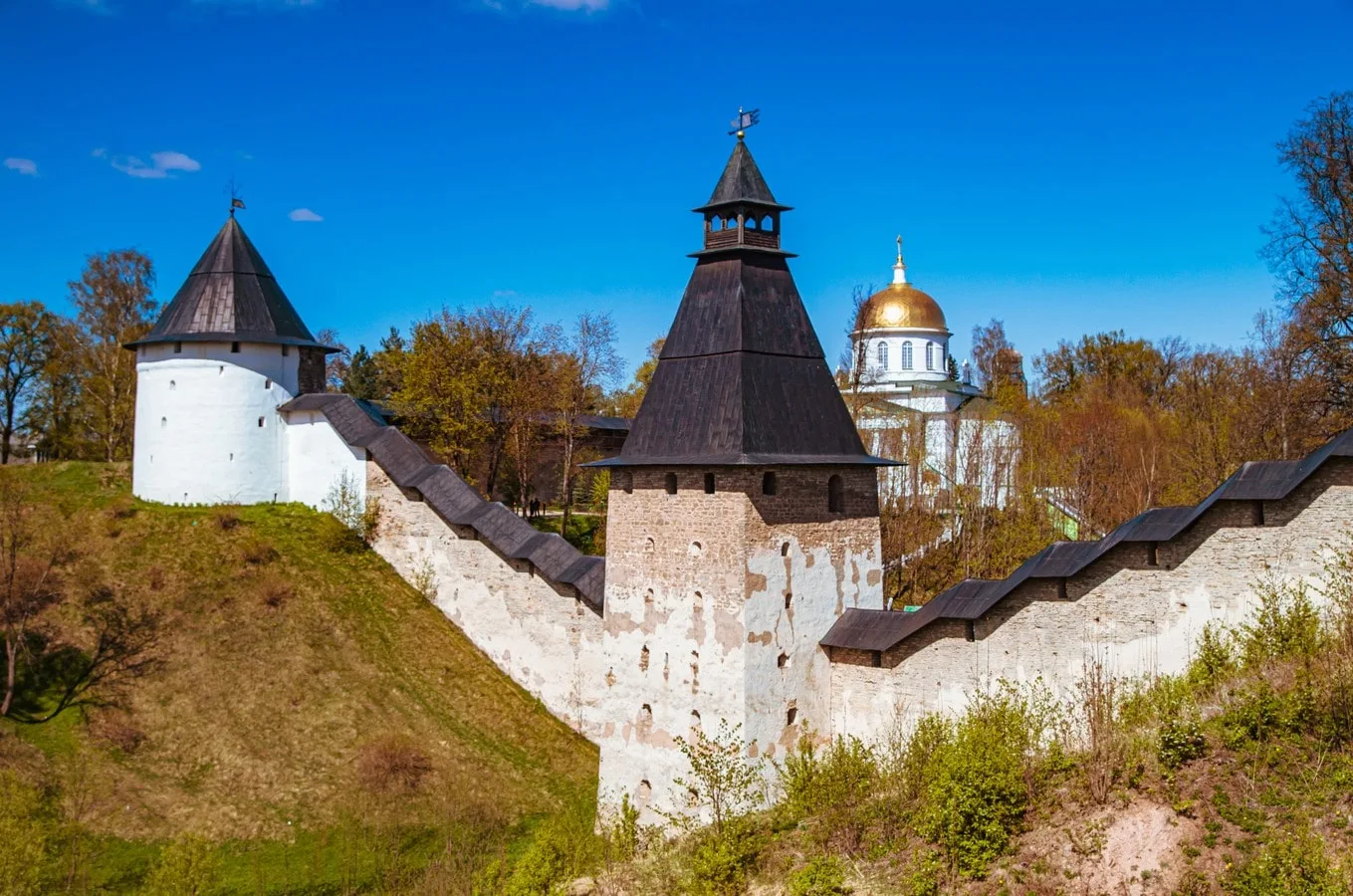 Старый Изборск и Печорский монастырь: из Пскова в небольшой группе
