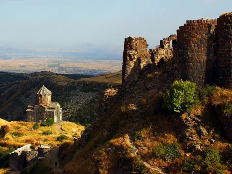 Гора Арагац, озеро Кари, крепость Амберд и монастырь Сагмосаванк
