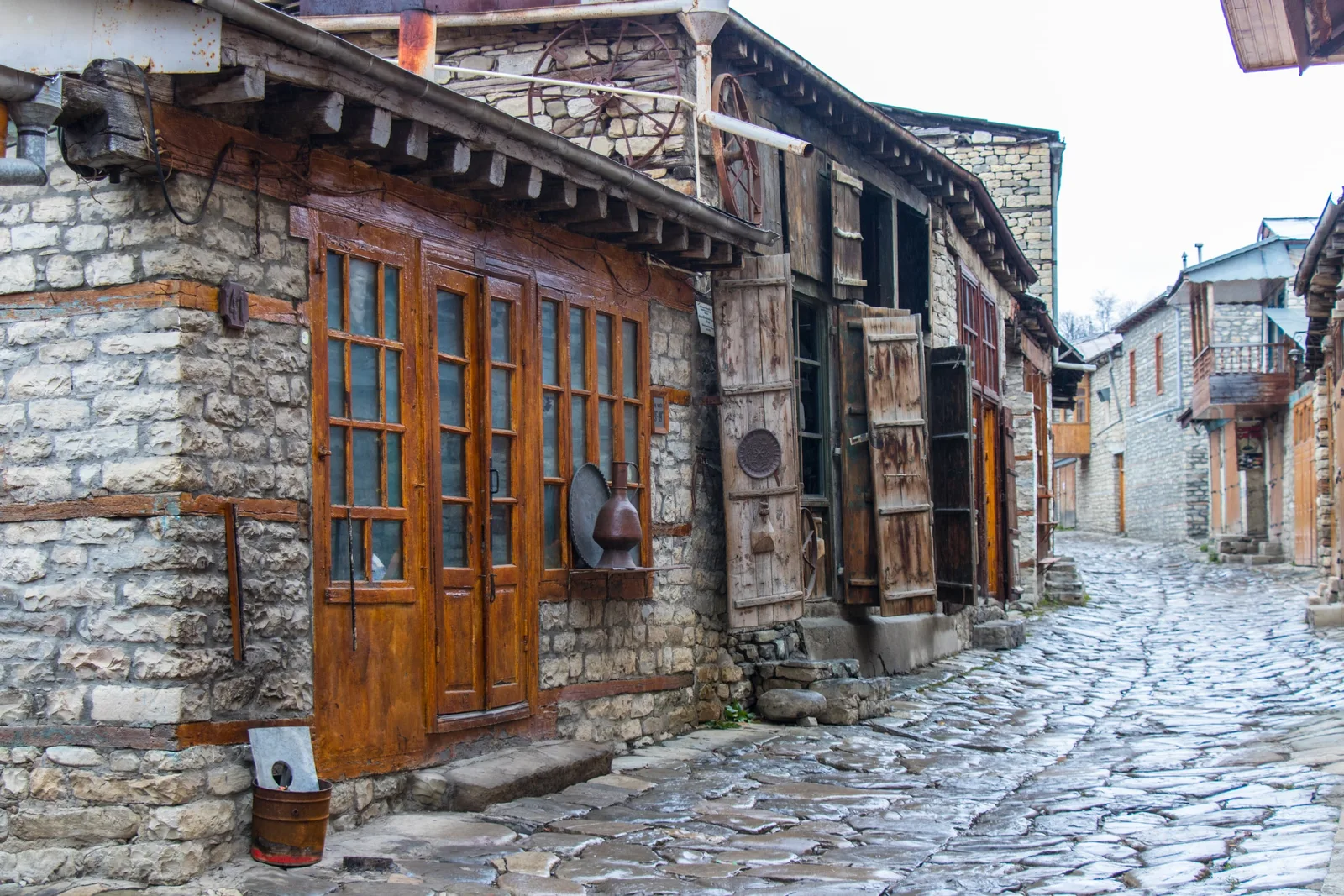 Сказочный город Шемаха, вулканы и горное село мастеров Лагидж