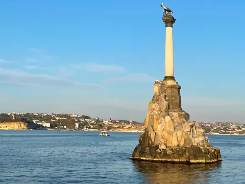 В секретную Балаклаву и героический Севастополь