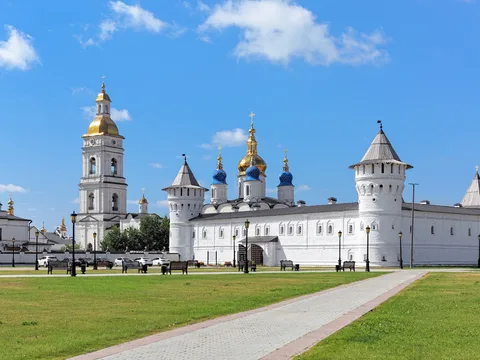 Обзорная экскурсия по Тобольску: Кремль, храм Святой Троицы и сквер Ершова