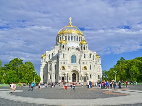 Мегатур на метеоре/катамаране в Петергоф и Кронштадт по воде