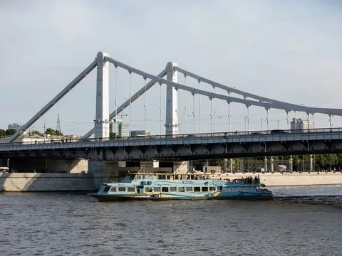 Прогулка по Москве-реке на теплоходе-ресторане
