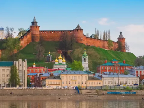 Каменное ожерелье и музейная улица Нижнего