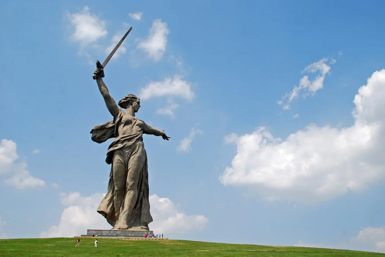Обзорная экскурсия «Волгоград и Мамаев Курган» — на автобусе и пешком