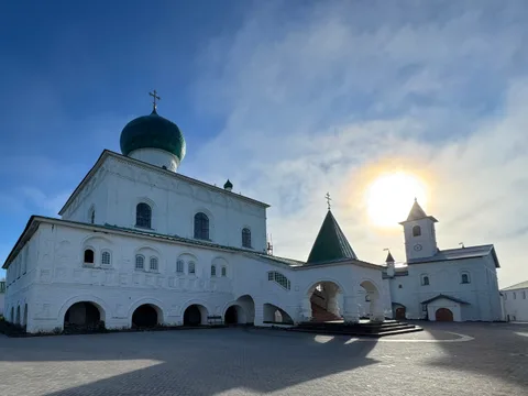 Экскурсия в Александро-Свирский монастырь и старинный Олонец