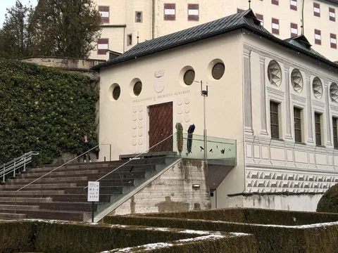 Замок Амбрас