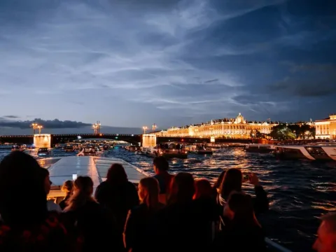 Три разводных моста Петербурга — с воды