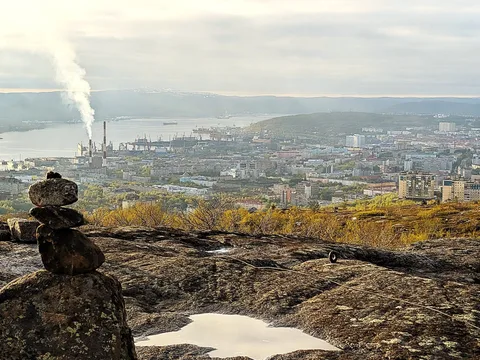 Треккинг - Мурманск с высоты полета.