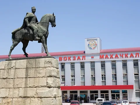 «Здравствуй, Махачкала!»: обзорная прогулка по городу