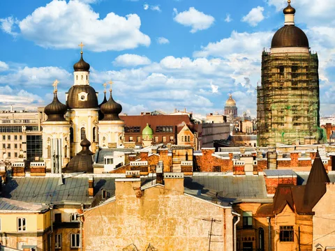 Самая высокая смотровая Петербурга, старинные парадные и дворы-колодцы