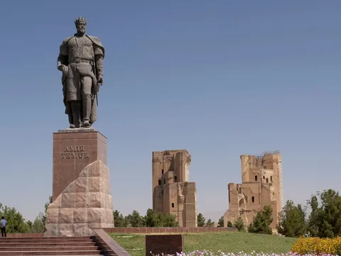 Дворец, склеп и проклятие Тамерлана
