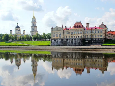 Из Ярославля в купеческий Рыбинск (на транспорте туристов)