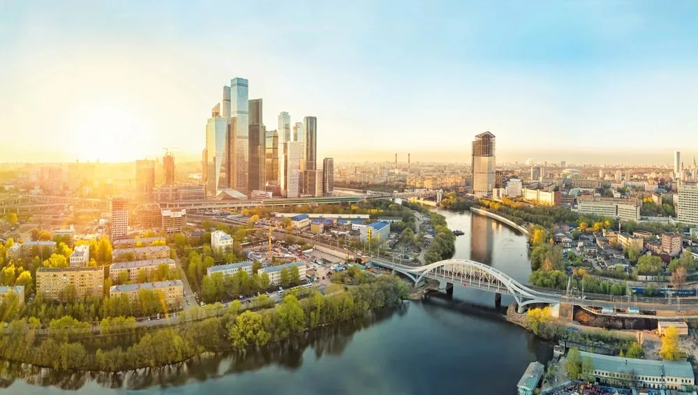 «Я гуляю по Москве» — на теплоходе «Августина» или «Соболь» от Сити до Крымского моста