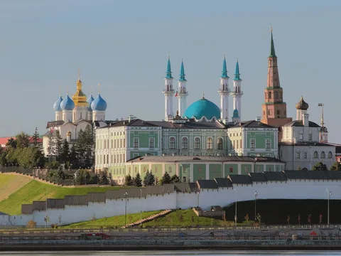 Казанский кремль пешком: история и легенды