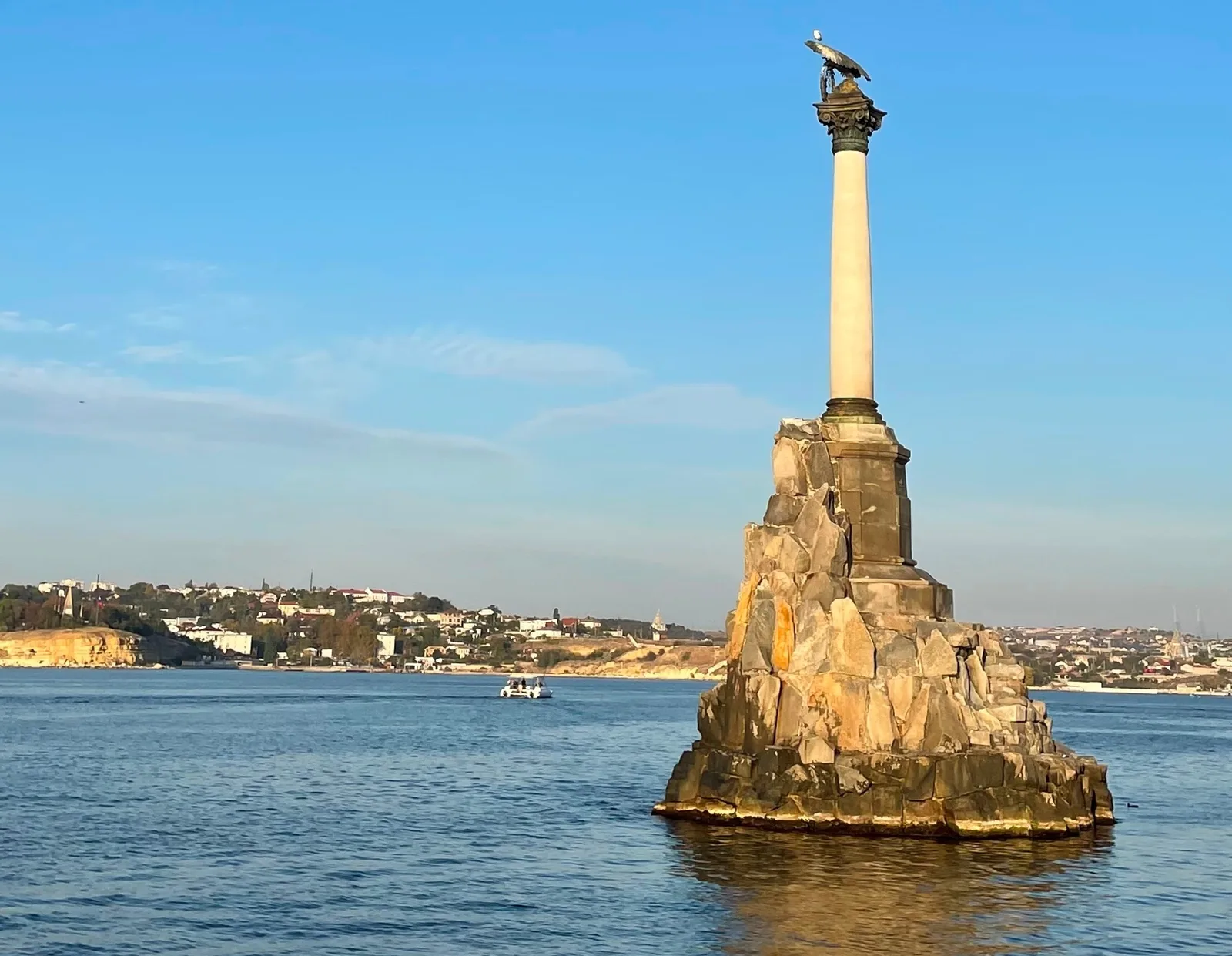 В секретную Балаклаву и героический Севастополь из Алупки