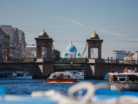 Теплоходная прогулка по каналам и Большой Неве «Северная Венеция»