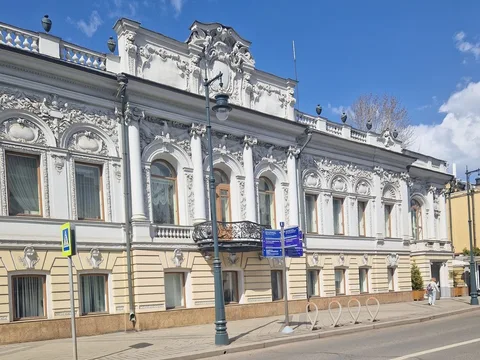 Парадная Пречистенка