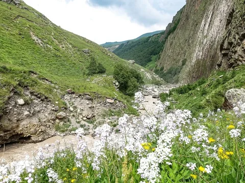 Очарование Приэльбрусья: Джилы-Су и плато Шаджатмаз