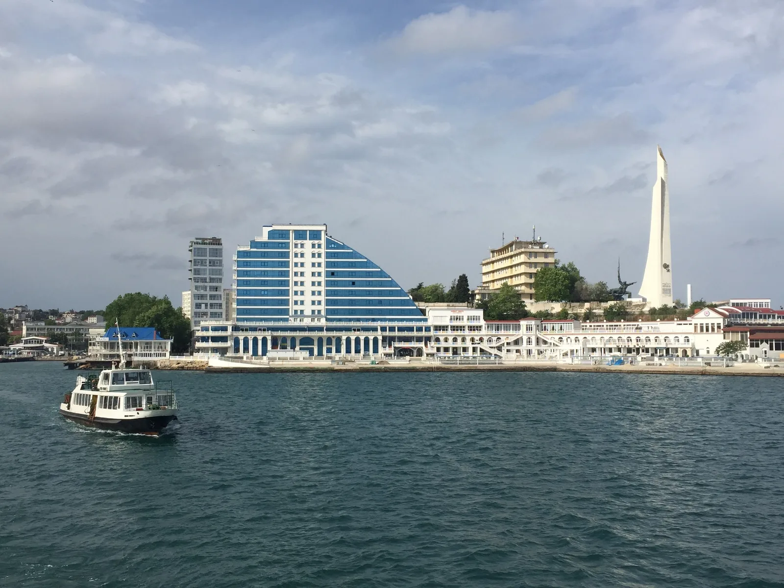 Севастополь - по морю и по суше.