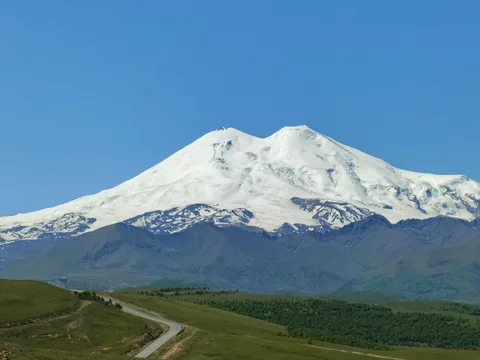 Эльбрус, озеро Гижгит и горный калейдоскоп.