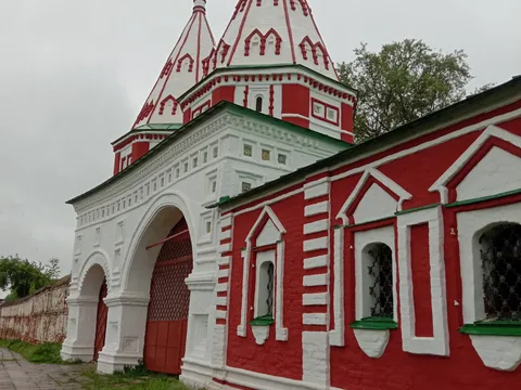 Владимир и Суздаль: экскурсия на транспорте туристов