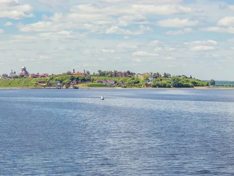 Прогулка на парусной яхте по Волге