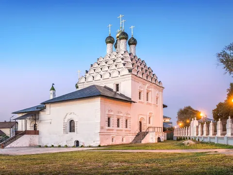Коломенский Посад: купеческая патриархальность и стрит-арт