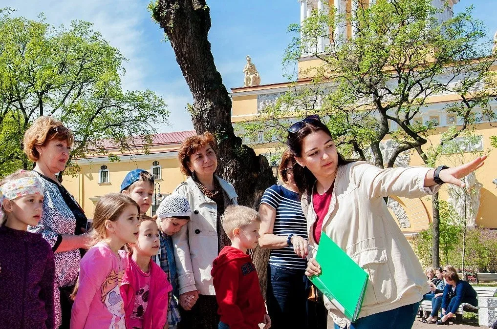 Петербург без скучных лекций: экскурсия для взрослых и детей (5+)