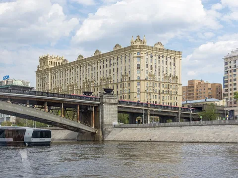 От последней деревни до Сити: экскурсия по Москве с поездкой на электросудне «Синичка»
