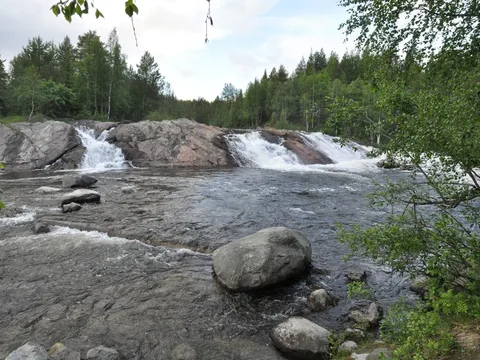 Из Кандалакши — к Колвицкому водопаду