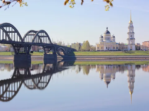 Экскурсия по городу и Рыбинскому водохранилищу на транспорте туристов