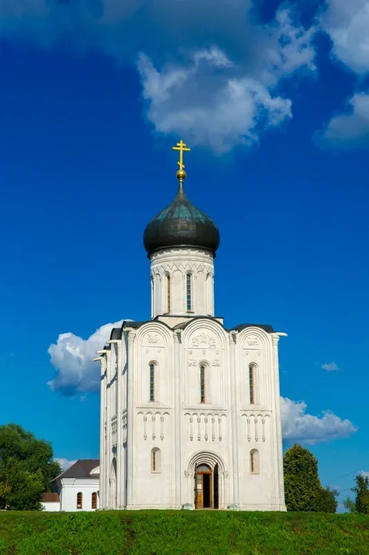 Боголюбово и церковь Покрова на Нерли
