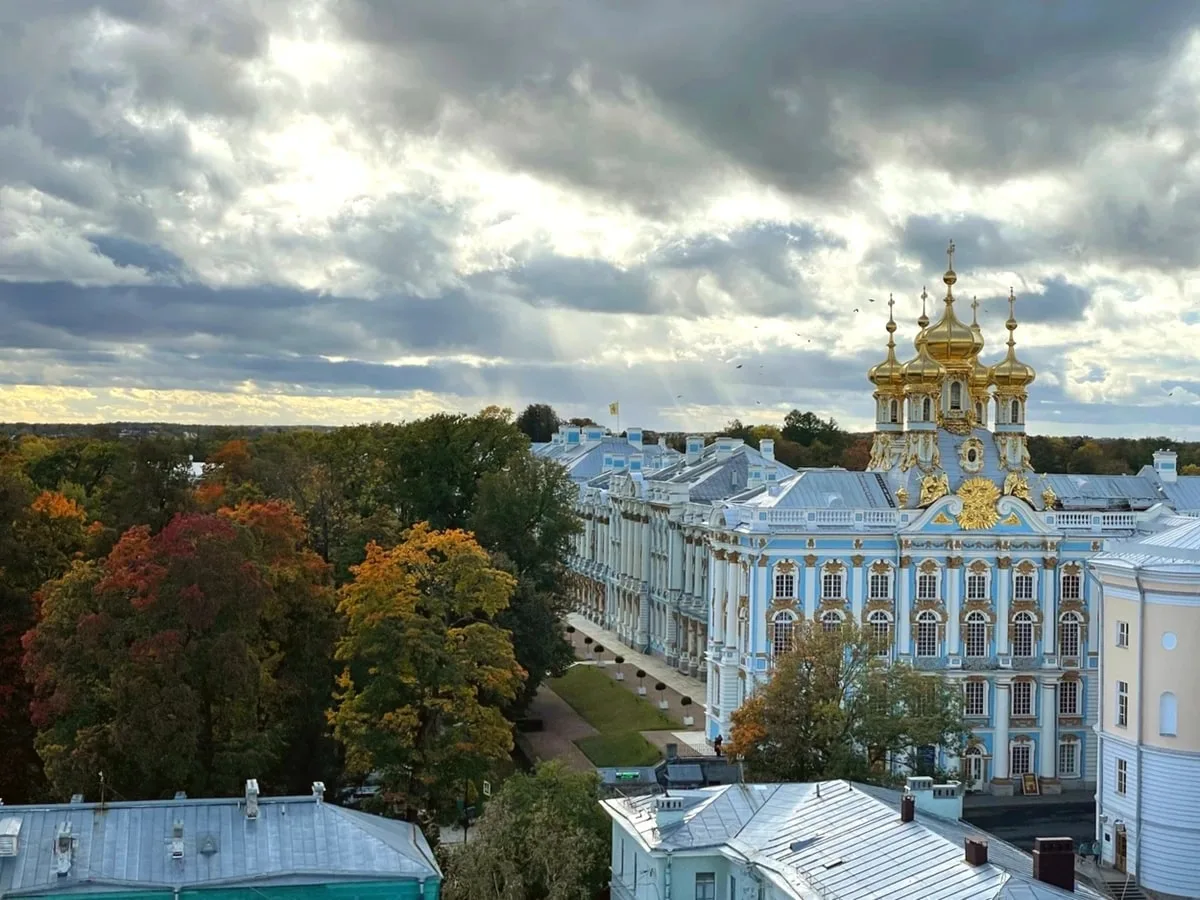 В Екатерининский и Александровский дворцы — из Петербурга