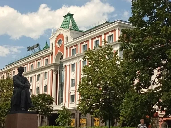 По визитным карточкам Нижнего Новгорода
