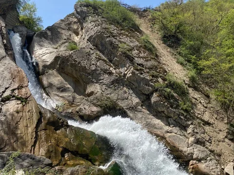 Водопад, крепость и экраноплан «Лунь» — индивидуальный тур
