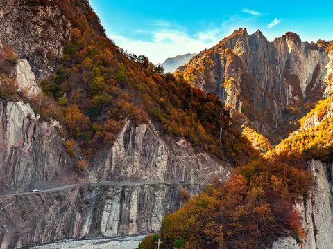Азербайджан: горы, вино и ремесло