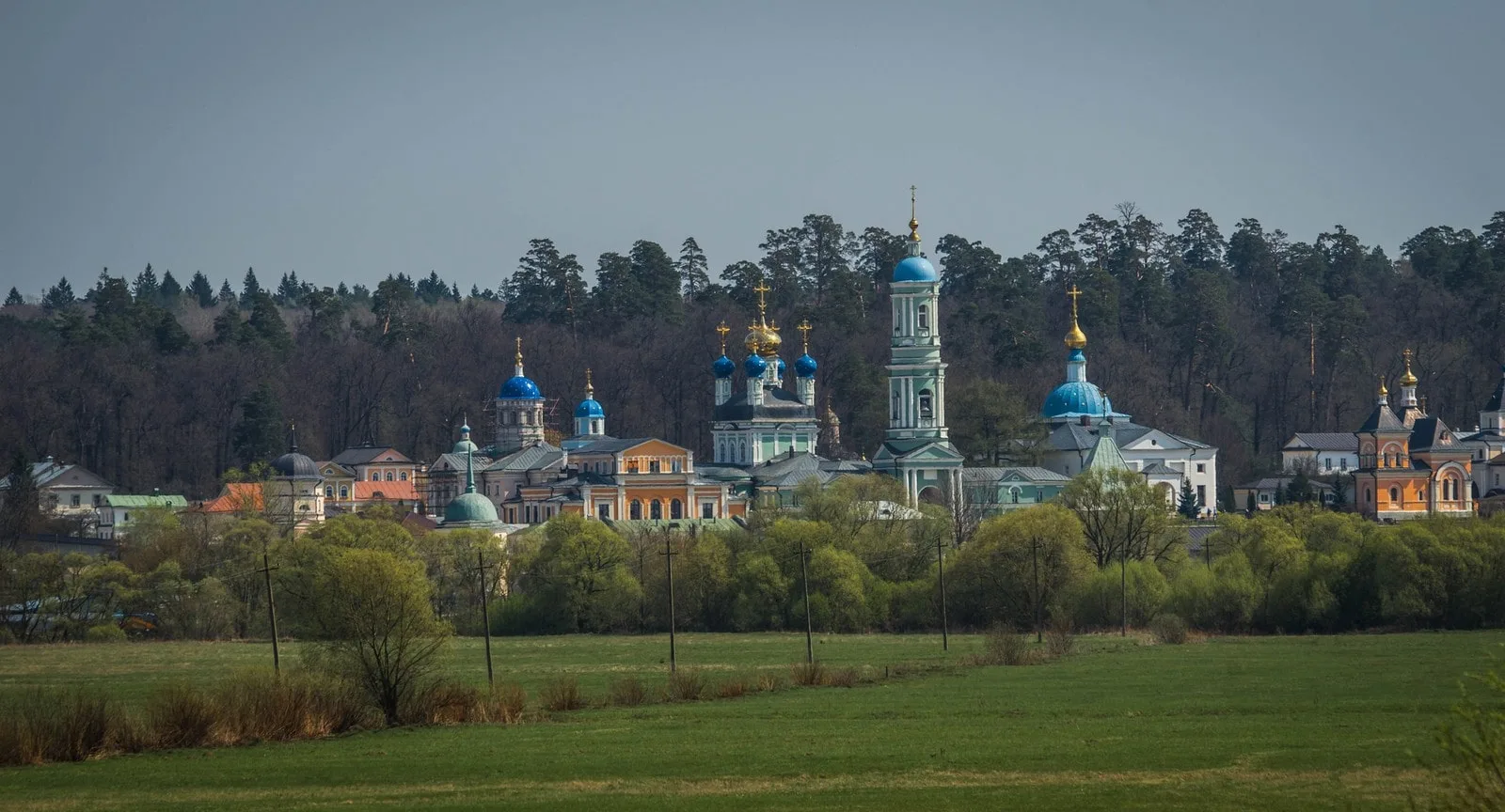 Оптина пустынь и Шамордино: культовые святыни Калужской области