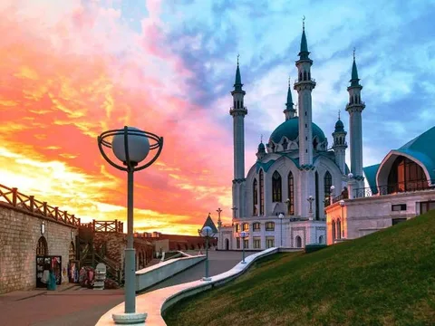 Казанский кремль в вечерних огнях